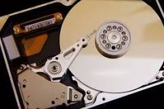 ¿Cómo se llaman los dos discos duros que existen?